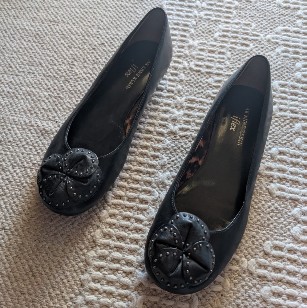 Black Studded Bow Flats EUC